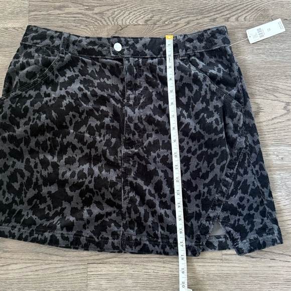 Anthropologie Pilcro Corduroy Mini Skirt Size 16 - Black/Gray Animal Print - NWT - Picture 9 of 13